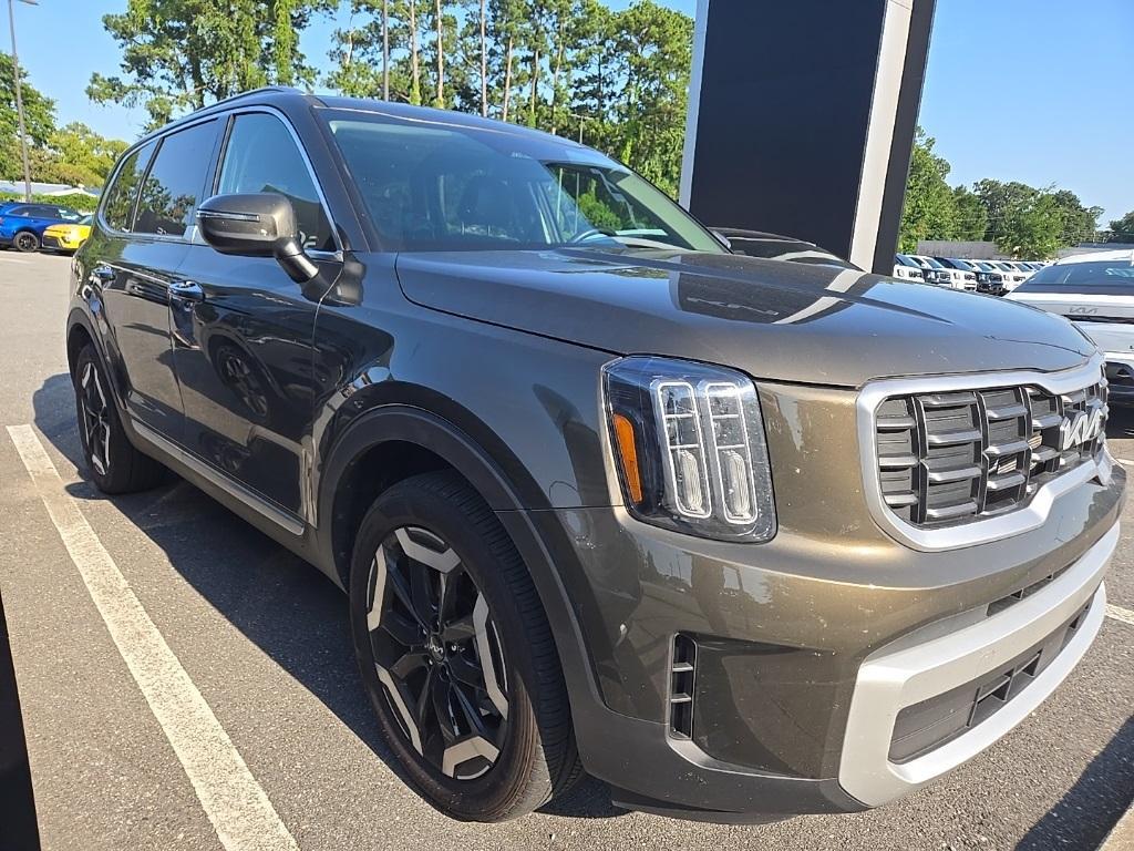 used 2025 Kia Telluride car, priced at $37,488