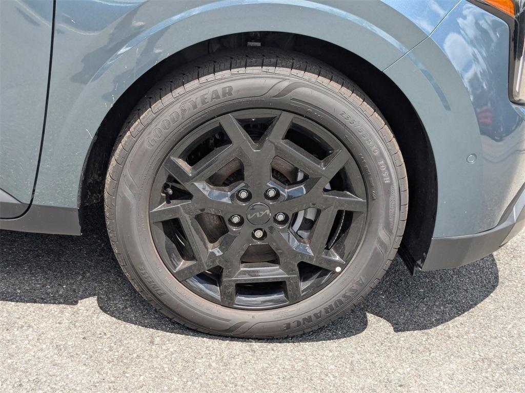 new 2025 Kia Carnival car, priced at $54,445