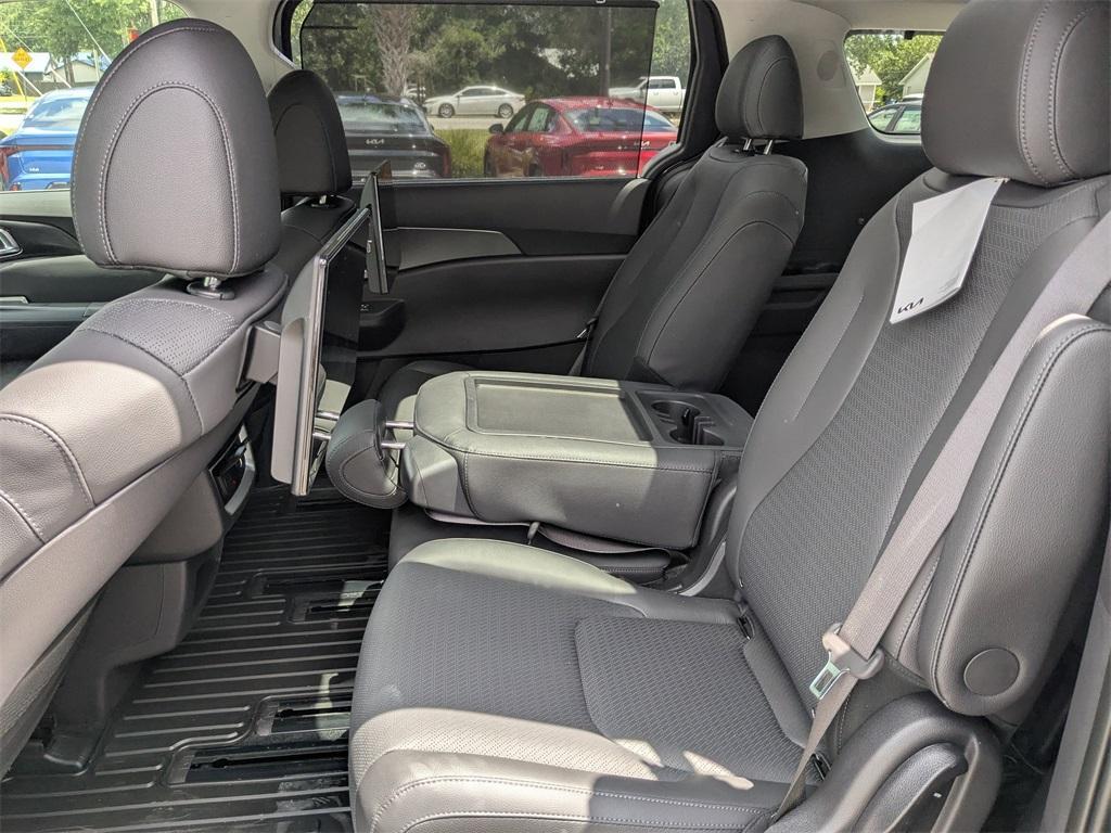 new 2025 Kia Carnival car, priced at $54,445