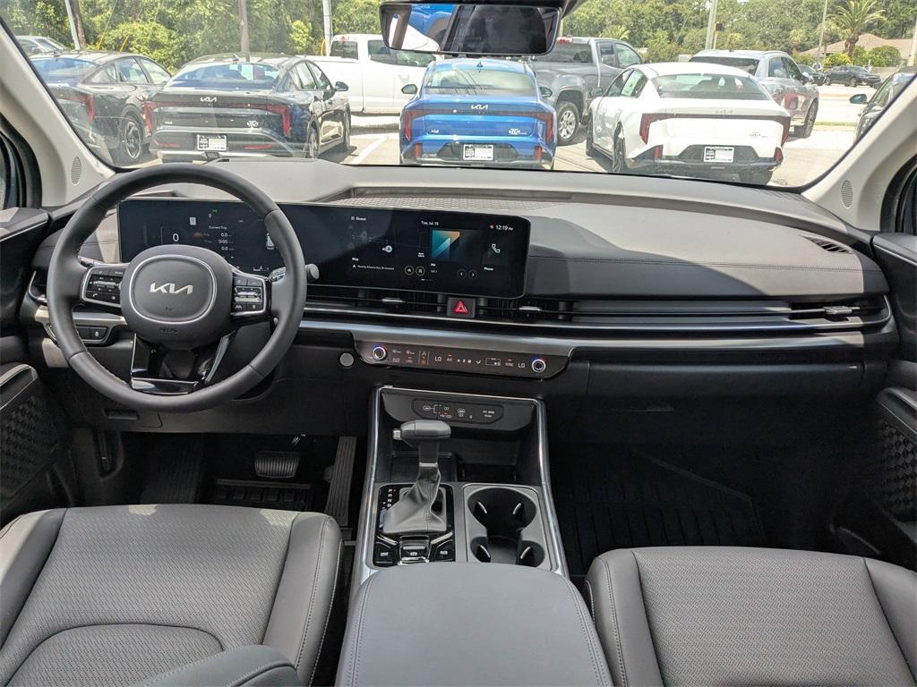 new 2025 Kia Carnival car, priced at $54,445