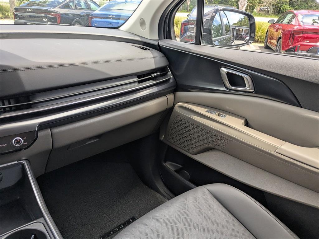 new 2025 Kia Carnival Hybrid car, priced at $41,110