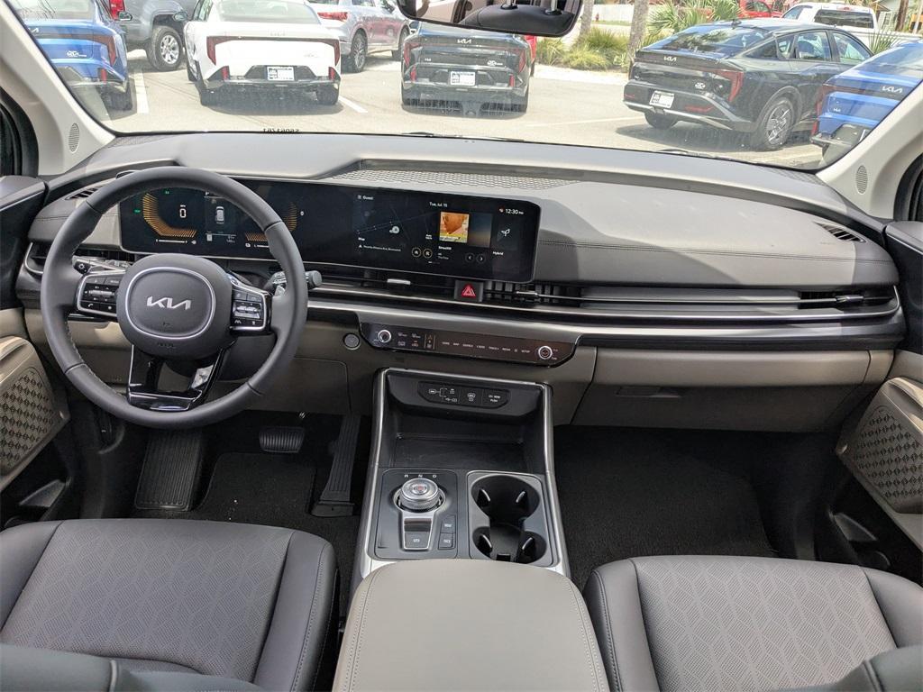 new 2025 Kia Carnival Hybrid car, priced at $41,110