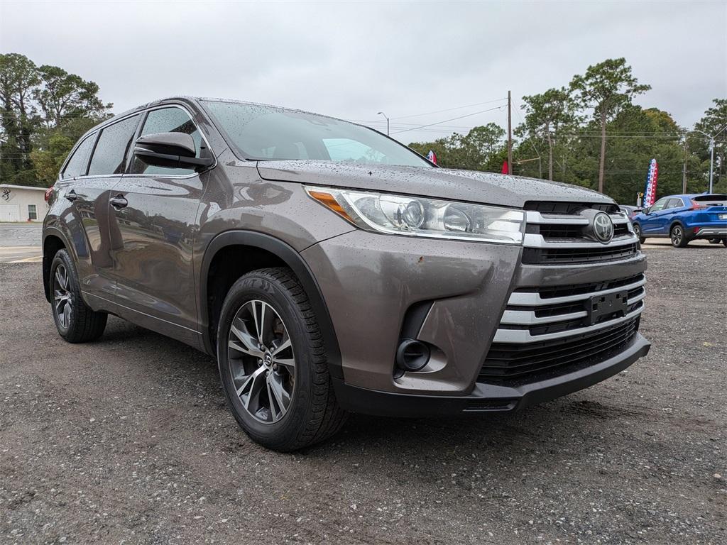 used 2017 Toyota Highlander car, priced at $17,988