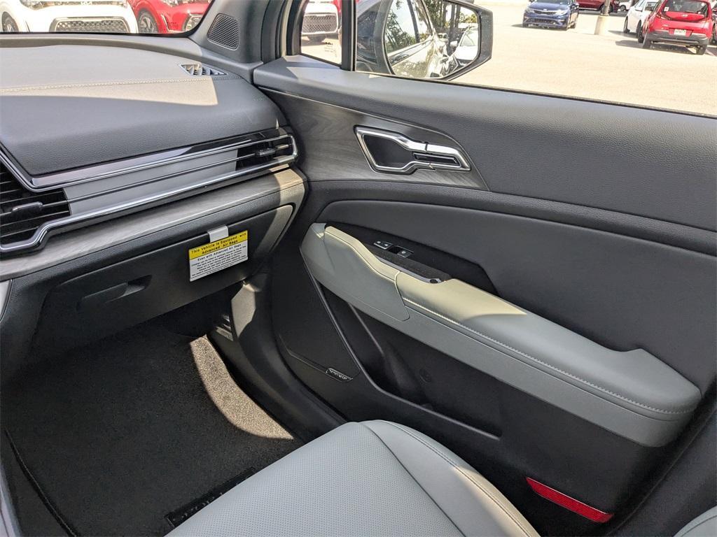 new 2025 Kia Sportage Plug-In Hybrid car, priced at $924,383