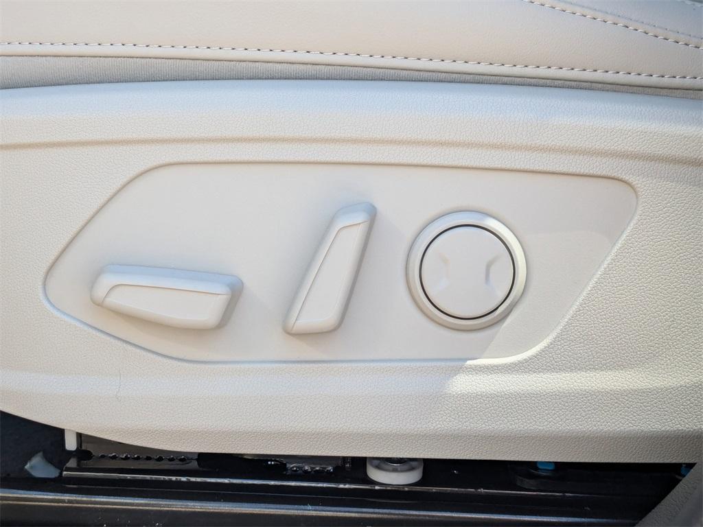 new 2025 Kia Sorento car, priced at $33,480