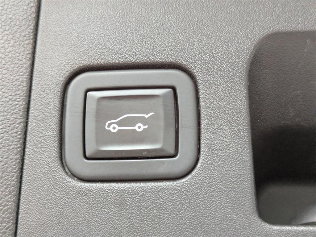 used 2020 Cadillac XT5 car, priced at $22,988