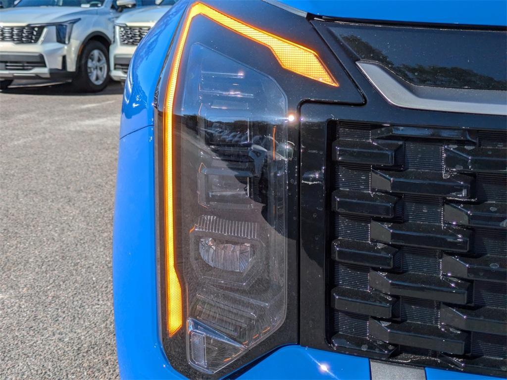 new 2026 Kia Sportage car, priced at $30,676