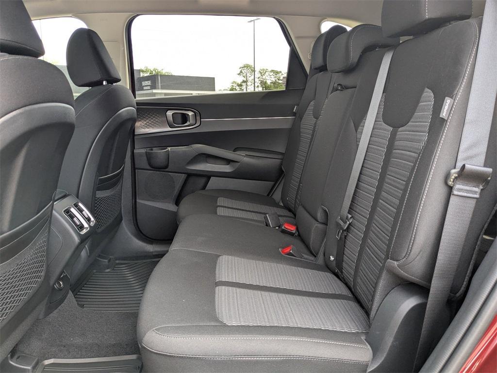 new 2025 Kia Sorento car, priced at $32,555
