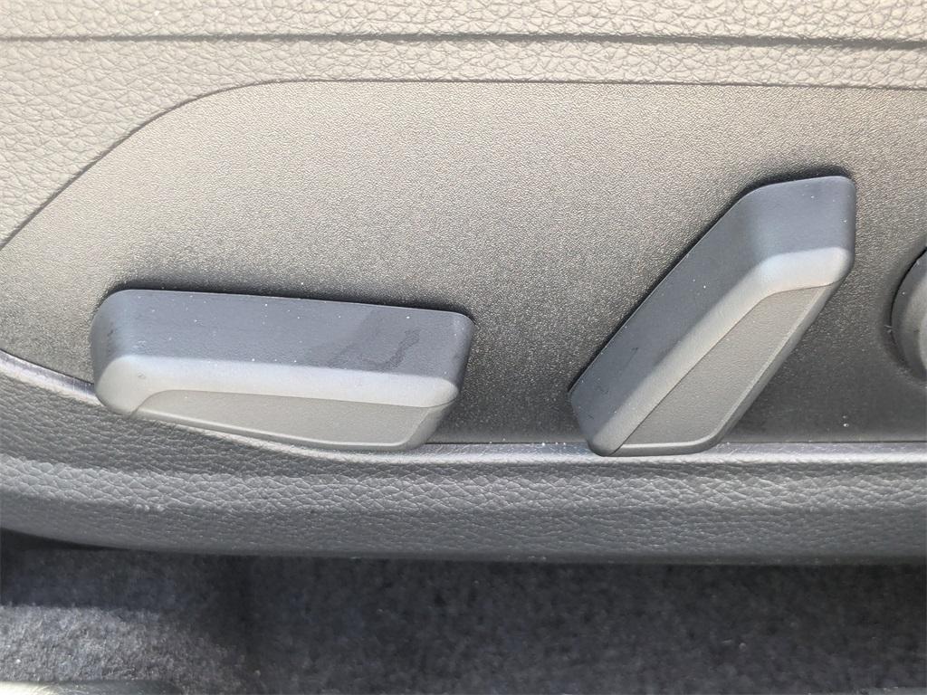 new 2025 Kia K5 car, priced at $30,930