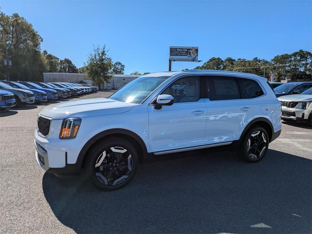 new 2025 Kia Telluride car, priced at $43,030