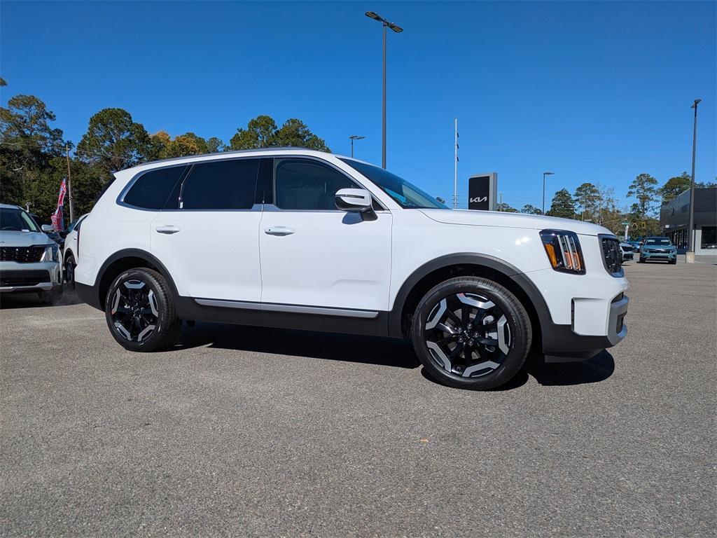 new 2025 Kia Telluride car, priced at $43,030