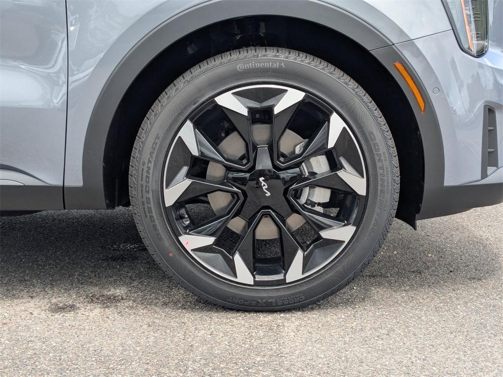 new 2025 Kia Sorento car, priced at $41,275