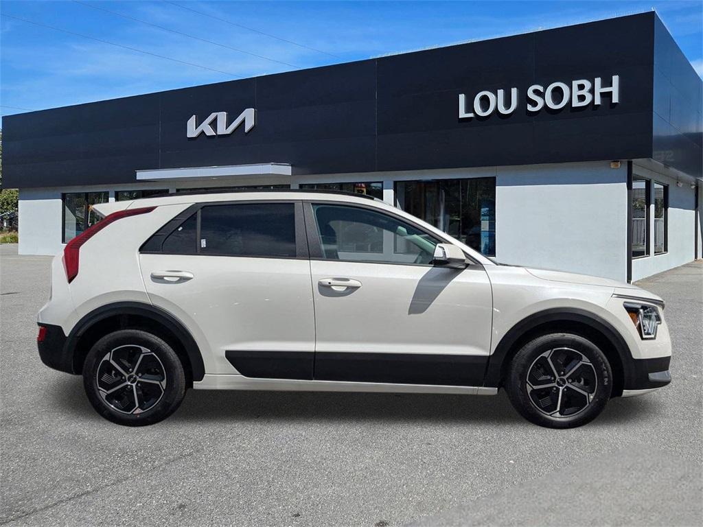 new 2025 Kia Niro car, priced at $30,765