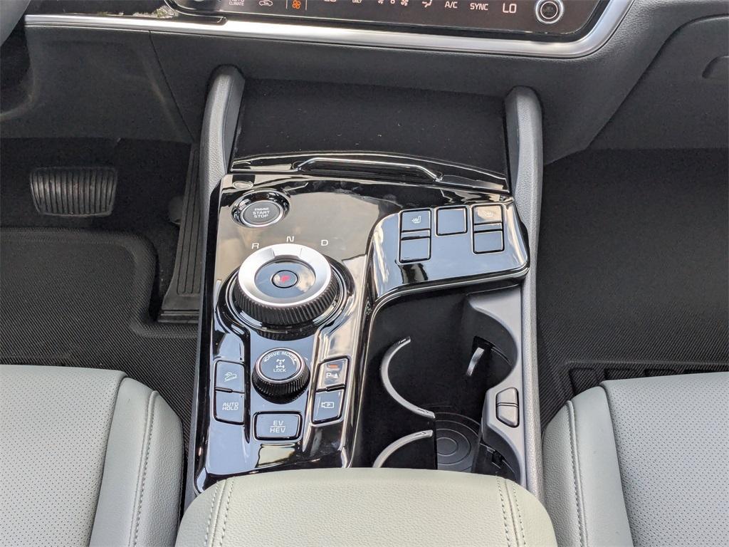 new 2025 Kia Sportage Plug-In Hybrid car, priced at $40,285