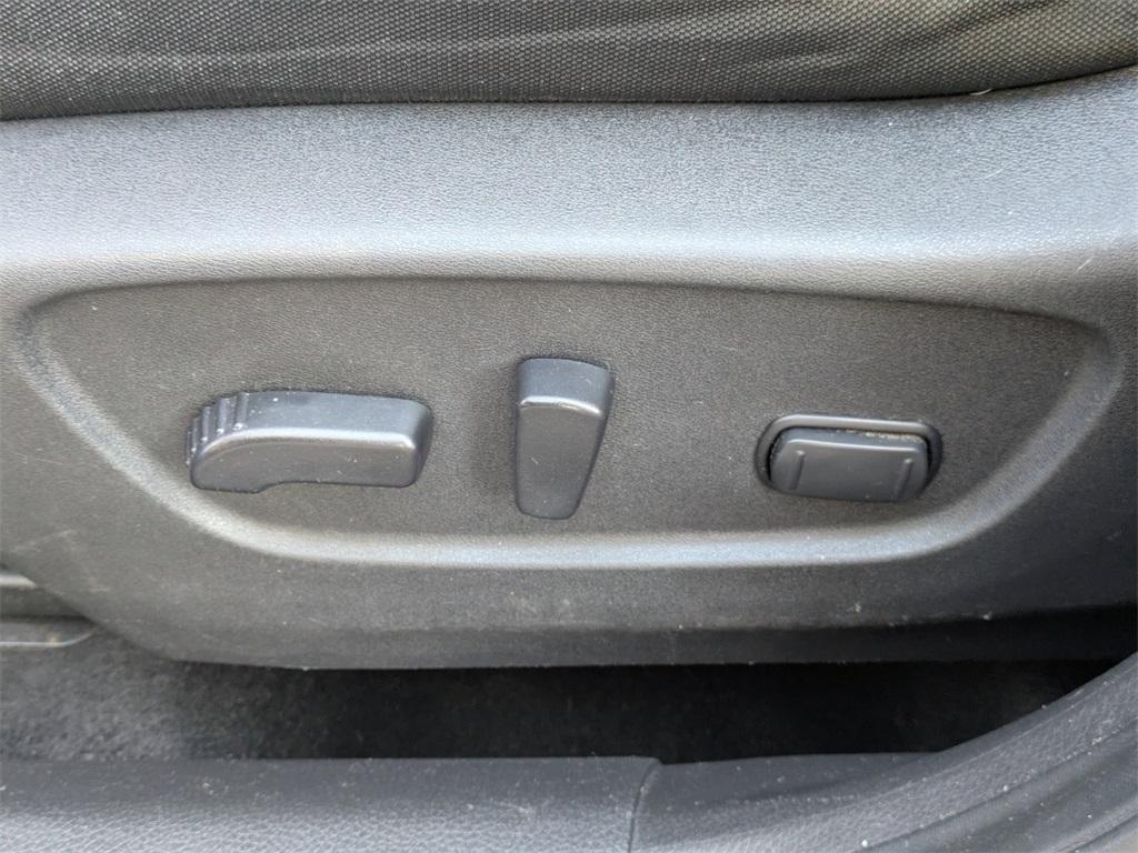 used 2020 Nissan Rogue car, priced at $12,988