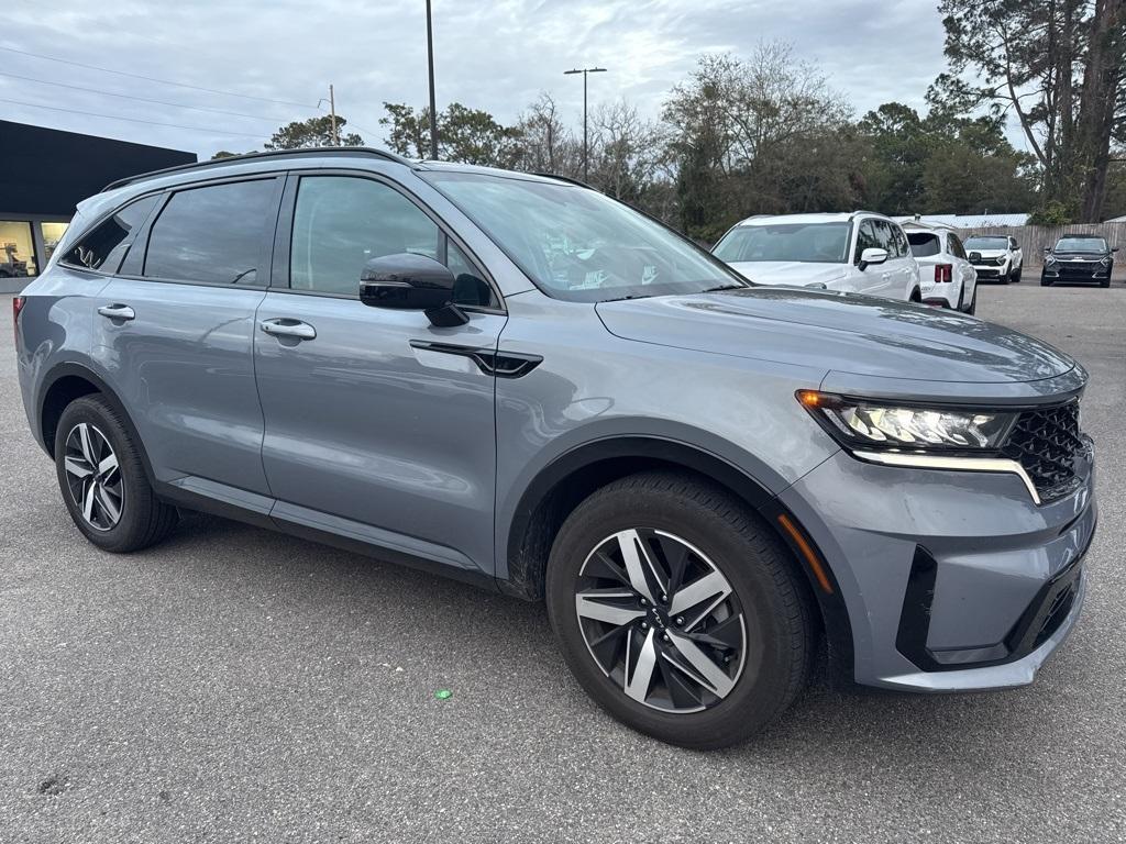 used 2023 Kia Sorento car, priced at $27,288