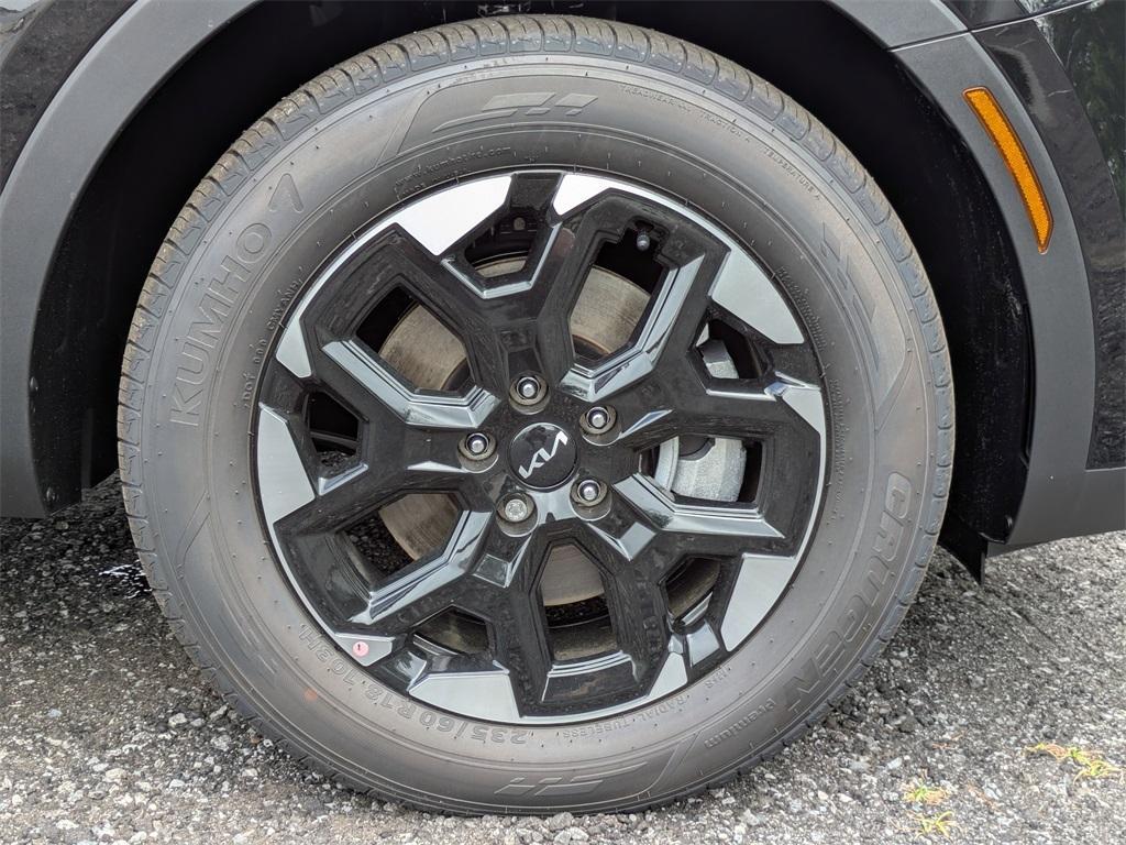 new 2025 Kia Sorento car, priced at $37,895