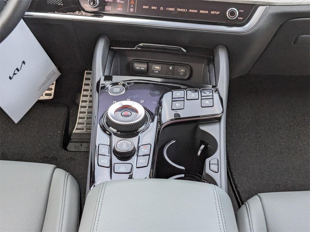 new 2025 Kia Sportage Plug-In Hybrid car, priced at $45,335
