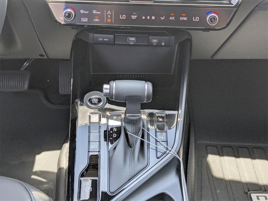 new 2025 Kia Niro car, priced at $30,800
