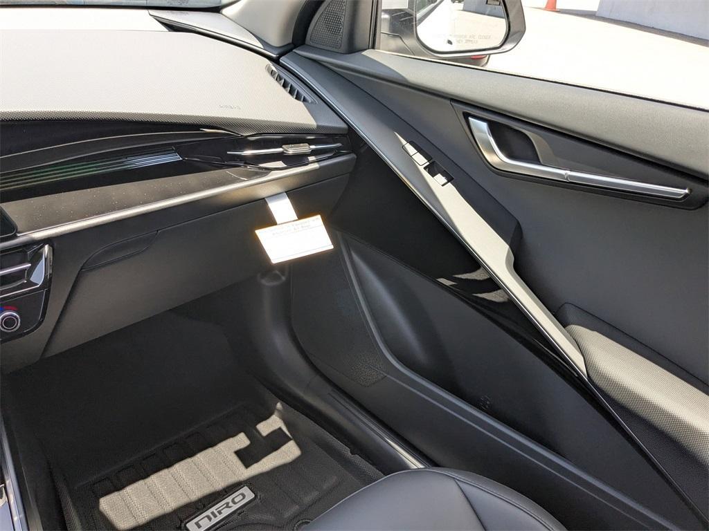 new 2025 Kia Niro car, priced at $30,800