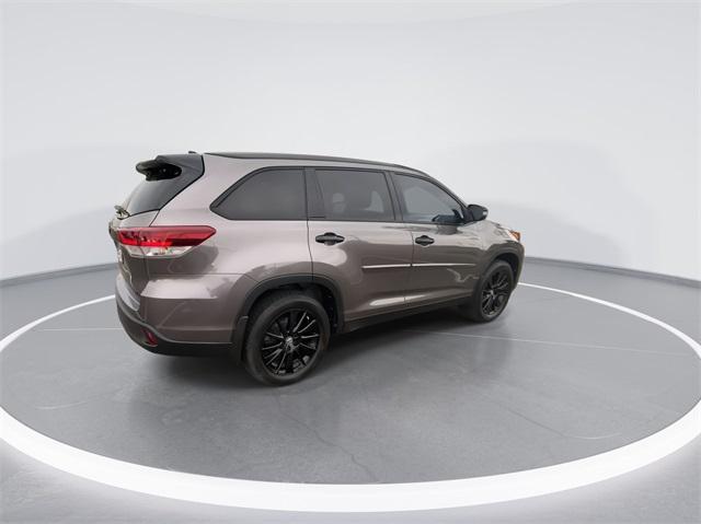 used 2019 Toyota Highlander car, priced at $26,994