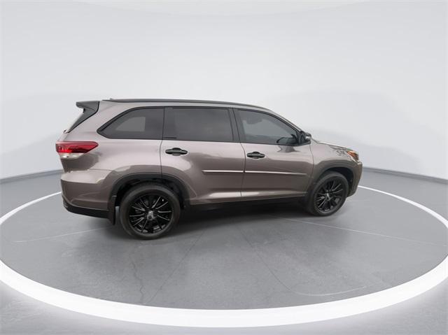 used 2019 Toyota Highlander car, priced at $26,994