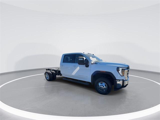 new 2025 GMC Sierra 3500 car, priced at $72,420