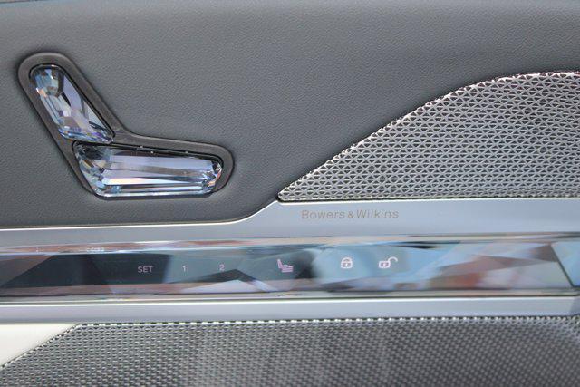 new 2025 BMW 760 car, priced at $129,735