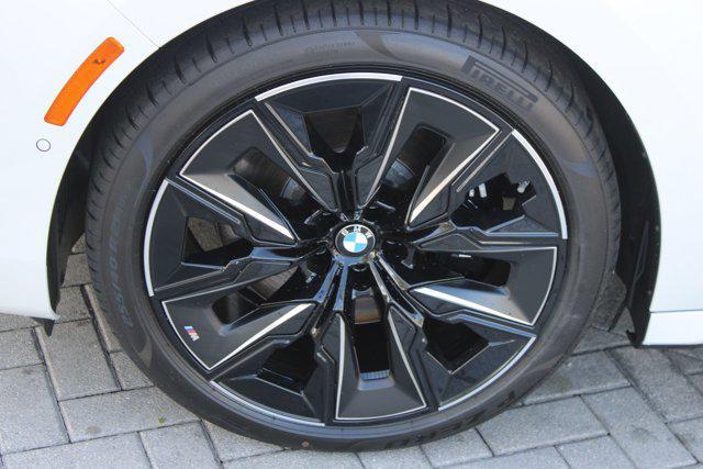 new 2025 BMW 760 car, priced at $129,735