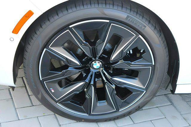 new 2025 BMW 760 car, priced at $129,735