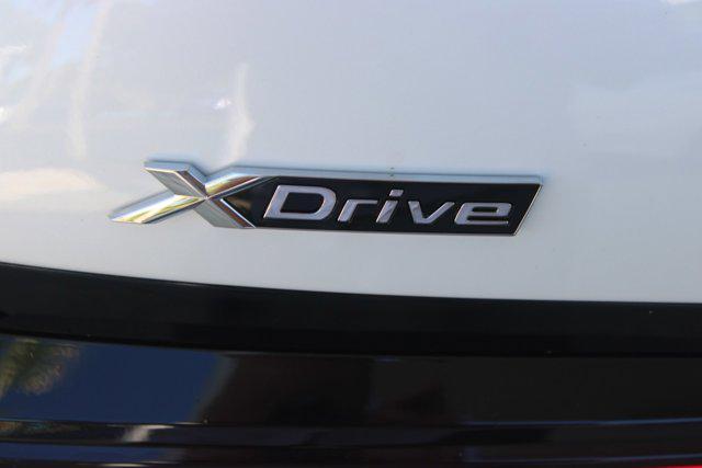 new 2025 BMW 760 car, priced at $129,735