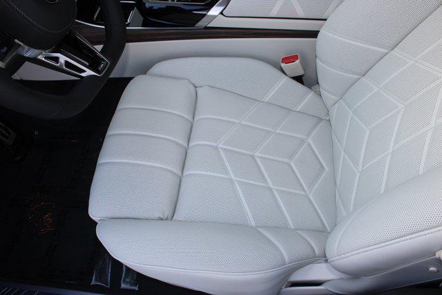 new 2025 BMW 760 car, priced at $129,735