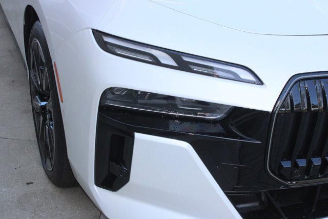new 2025 BMW 760 car, priced at $129,735