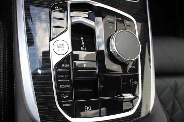 new 2026 BMW X7 car, priced at $100,785