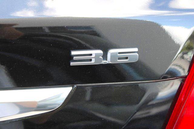 used 2018 Cadillac XT5 car, priced at $17,798