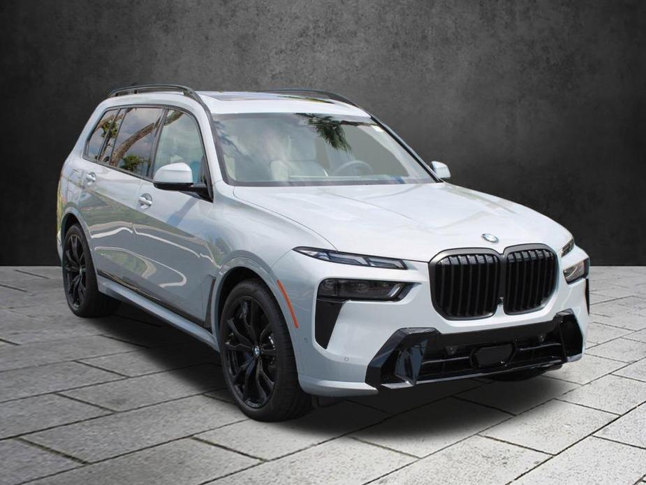 new 2025 BMW X7 car, priced at $100,025