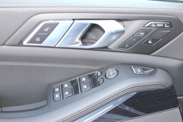 new 2026 BMW X7 car, priced at $98,925