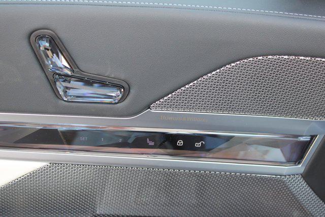 new 2025 BMW 760 car, priced at $135,765