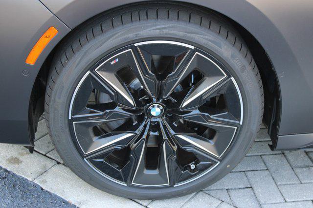 new 2025 BMW 760 car, priced at $135,765