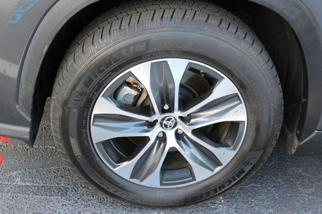 used 2020 Toyota Highlander Hybrid car, priced at $25,998