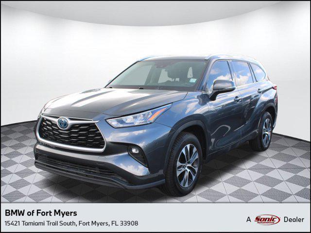 used 2020 Toyota Highlander Hybrid car, priced at $26,899