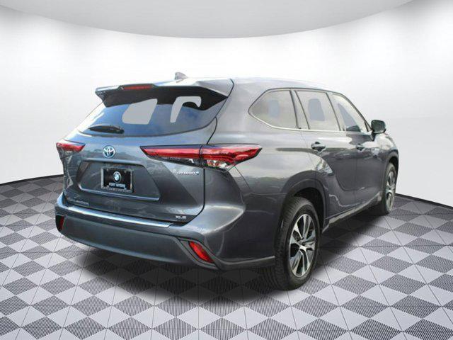 used 2020 Toyota Highlander Hybrid car, priced at $25,998