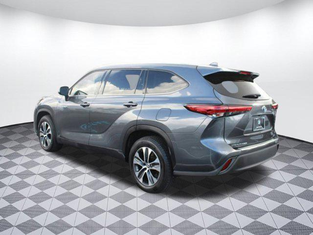 used 2020 Toyota Highlander Hybrid car, priced at $25,998
