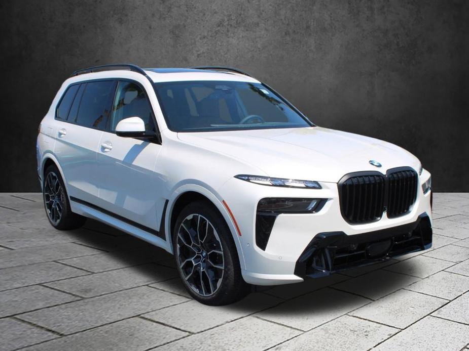 new 2025 BMW X7 car, priced at $100,675