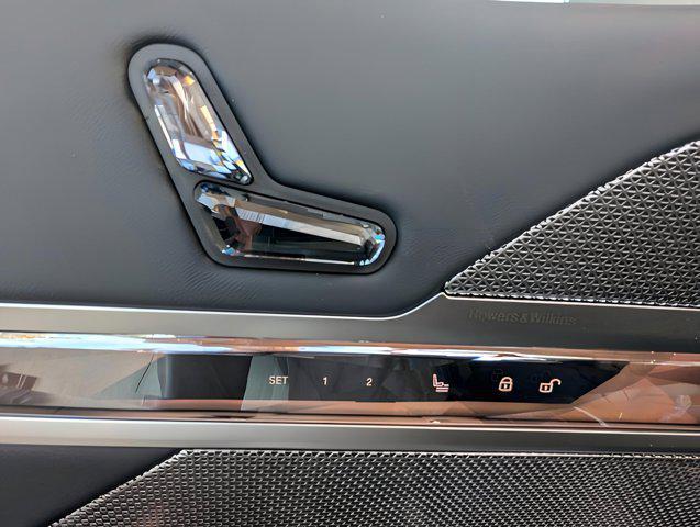 new 2025 BMW 760 car, priced at $128,860