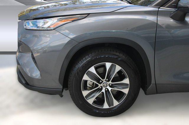 used 2020 Toyota Highlander car, priced at $24,498