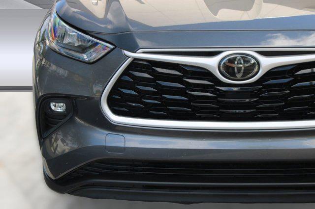 used 2020 Toyota Highlander car, priced at $24,498