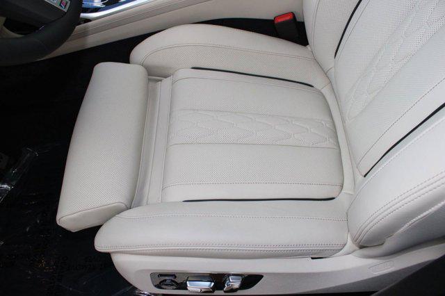 new 2026 BMW X7 car, priced at $125,535