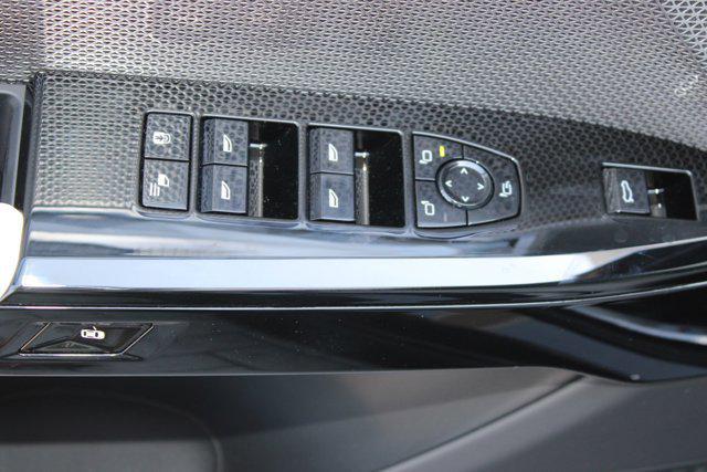 new 2025 BMW 760 car, priced at $132,585