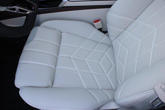 new 2025 BMW 760 car, priced at $132,585